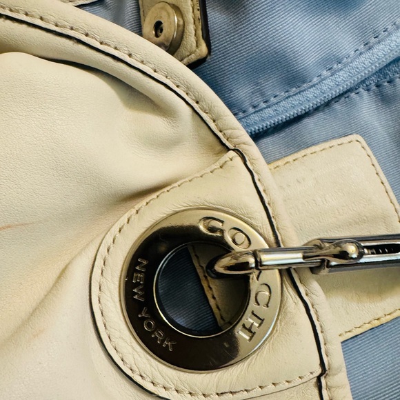 Coach Cream Shoulder Bag - Picture 14 of 16